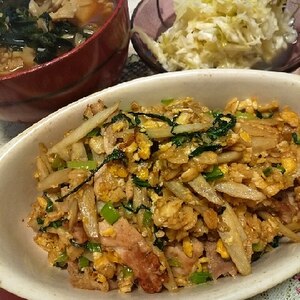 ゴボウと小松菜と豚肉の炒飯